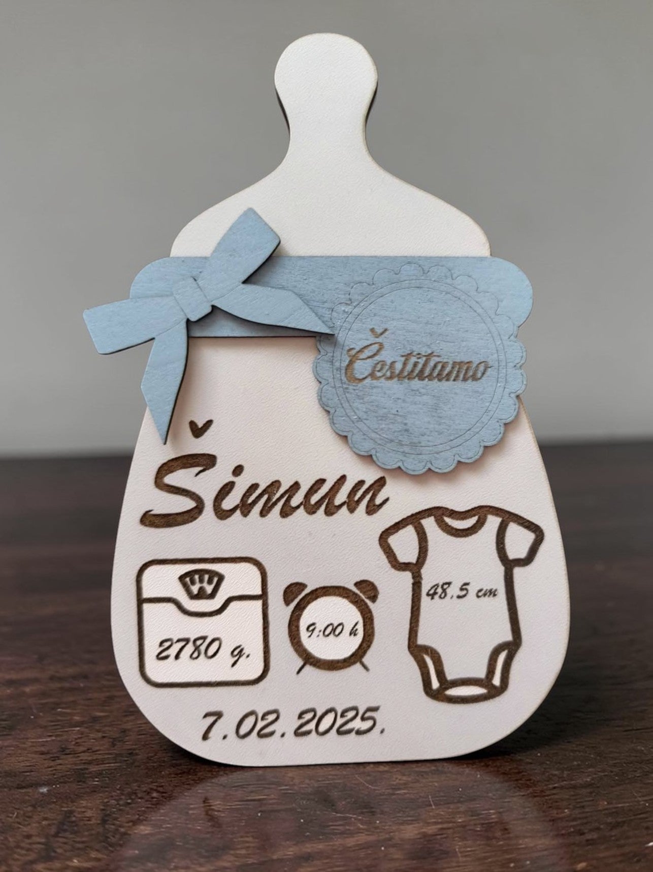 Personalizirana drvena kutijica "bočica" za rođenje