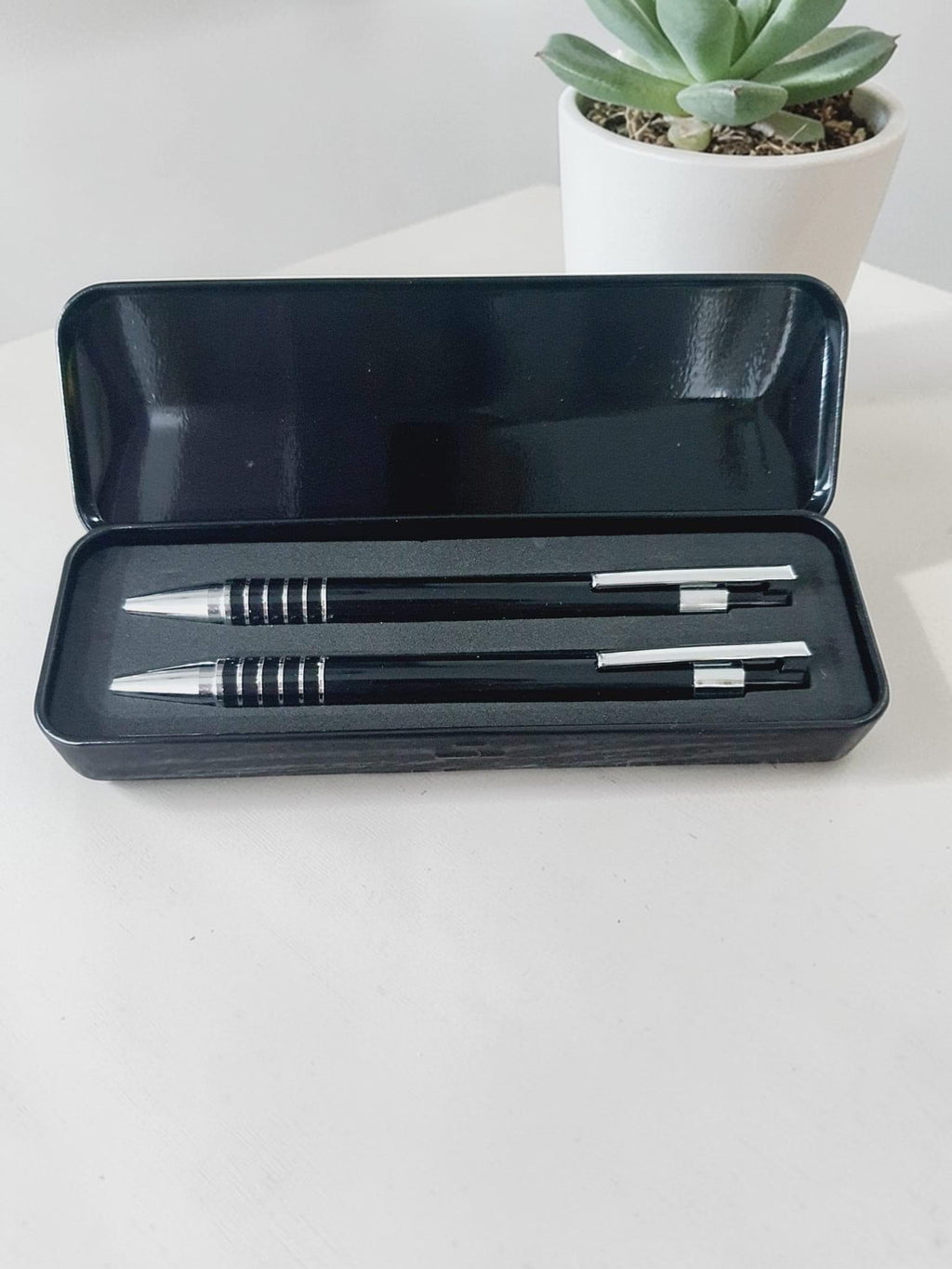 Personalizirana limena kutija za kemijsku i tehničku olovku