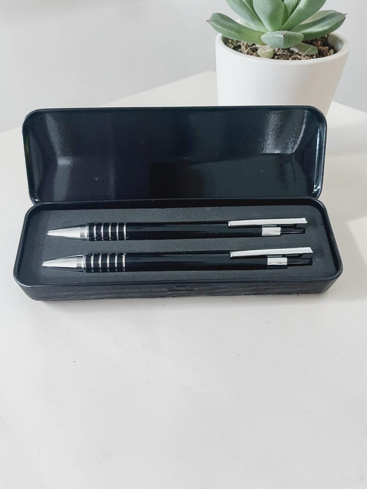 Personalizirana limena kutija za kemijsku i tehničku olovku